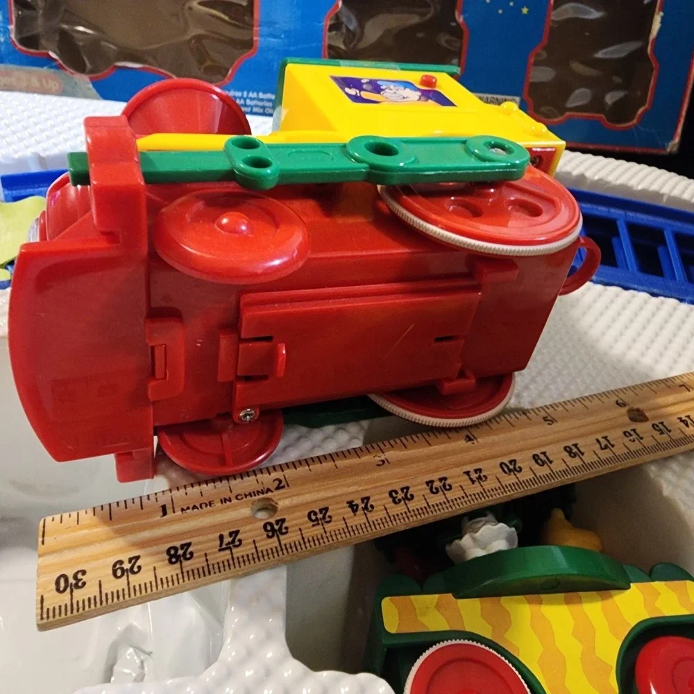 Vintage Peek-A-Babe Battery Operated Musical Circus Train READ DESCRIPTION‎